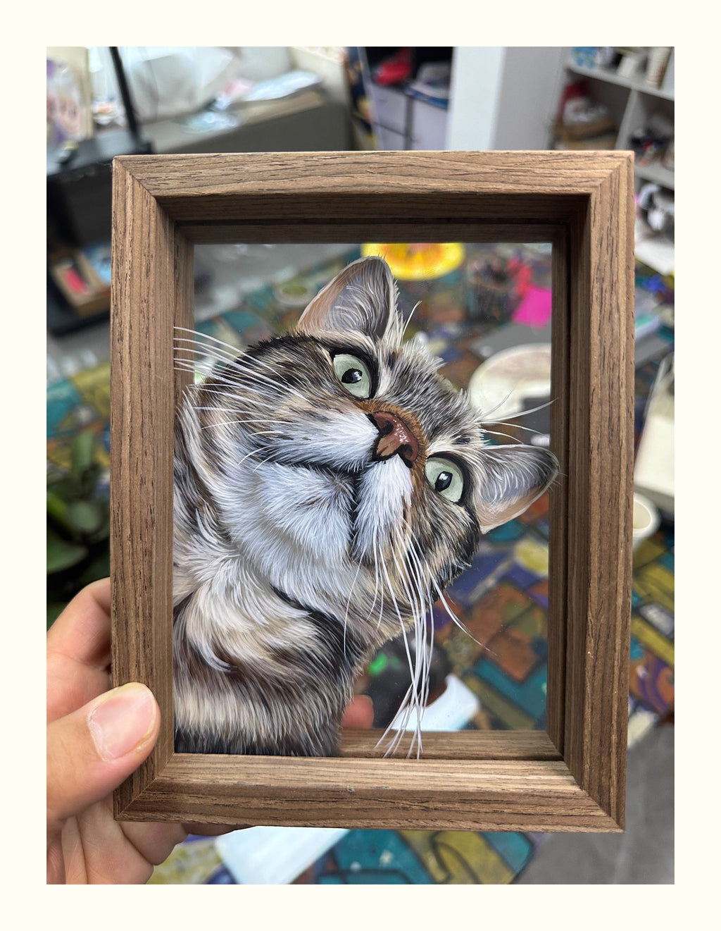 Hand-Painted Glass Pet Portrait Detail - Double-Layer Glass Craftsmanship

